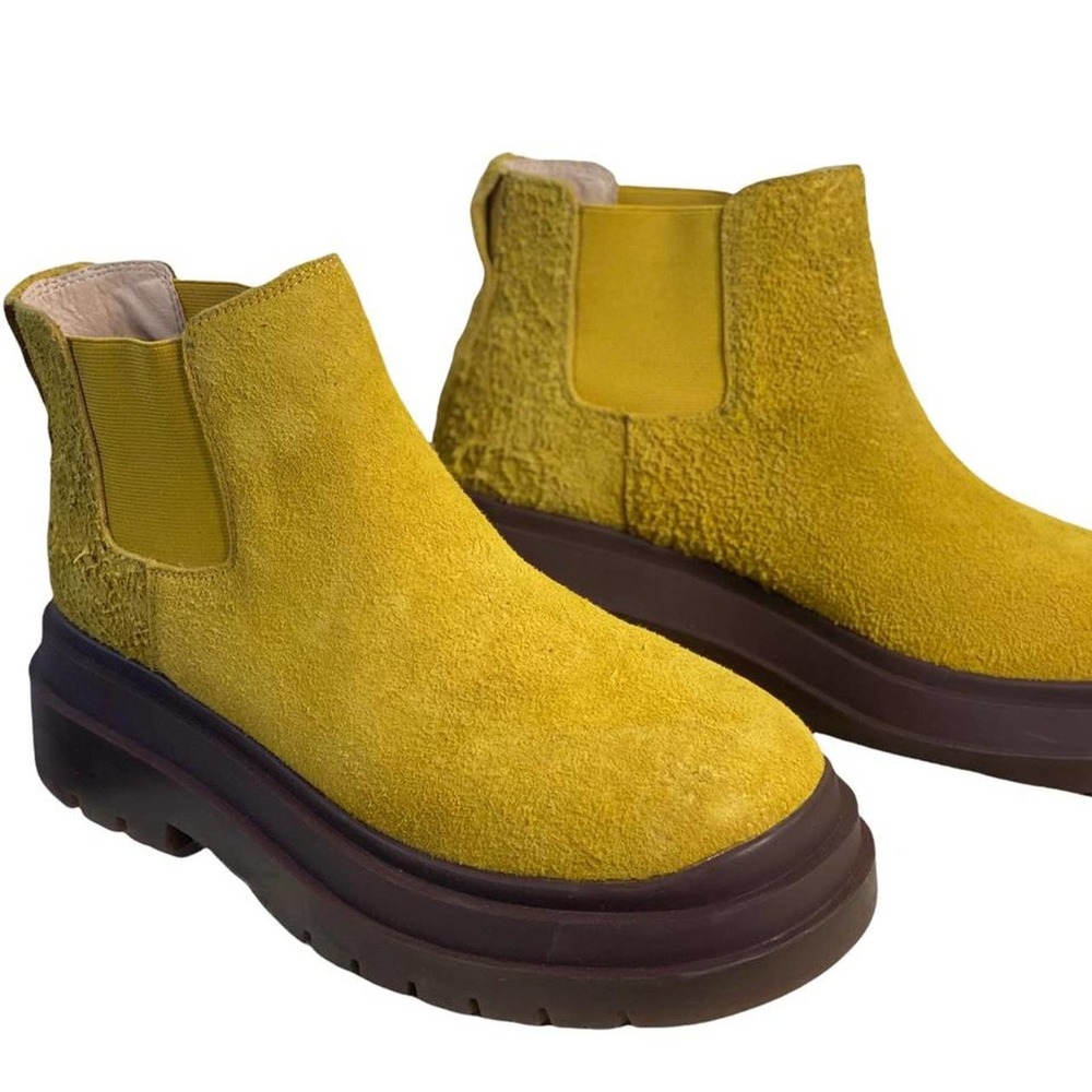 Urban Outfitter “Dana” Suede Chunky Chelsea Boot Women Size 10